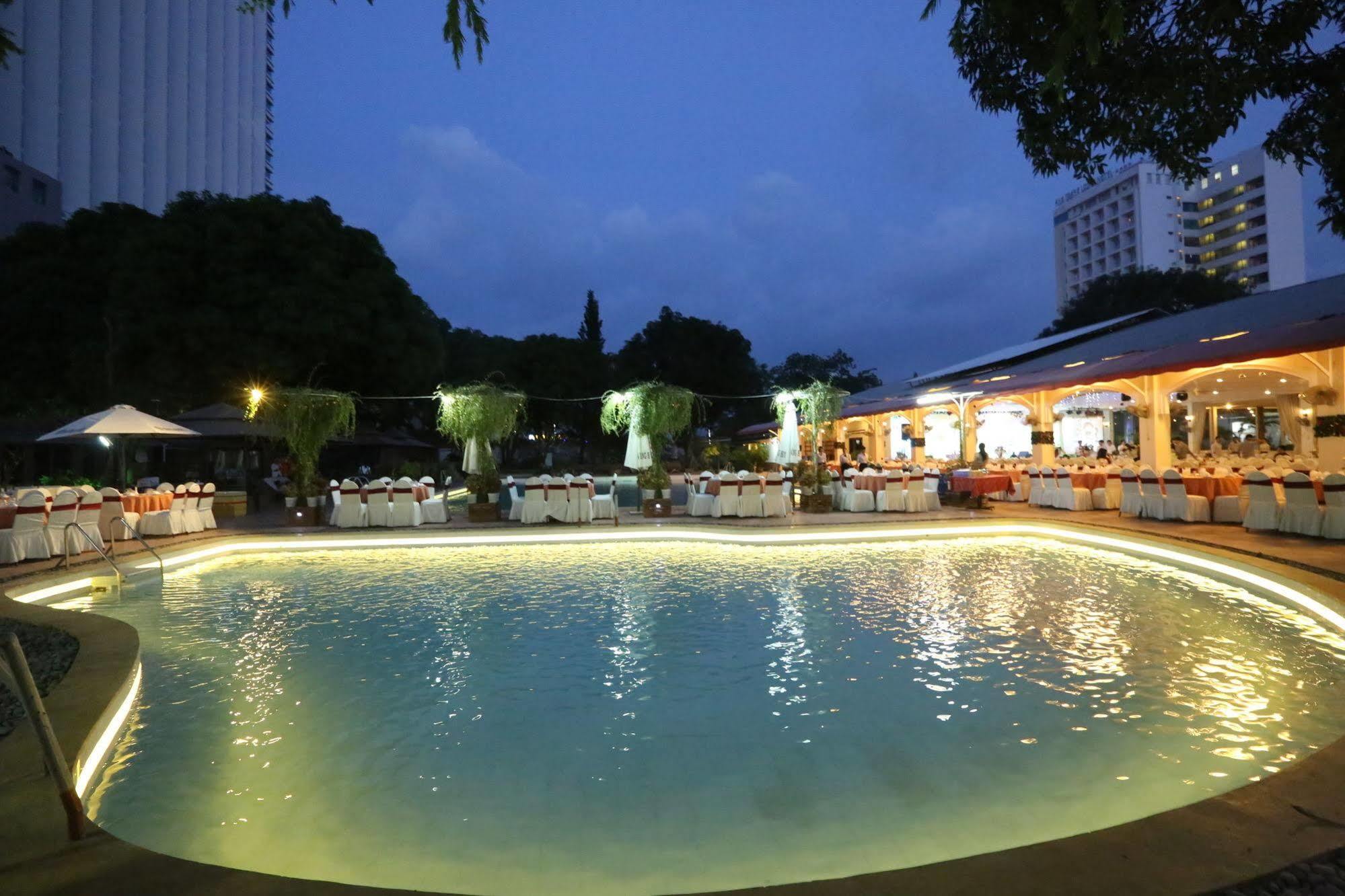 Vien Dong Hotel Нячанг Экстерьер фото