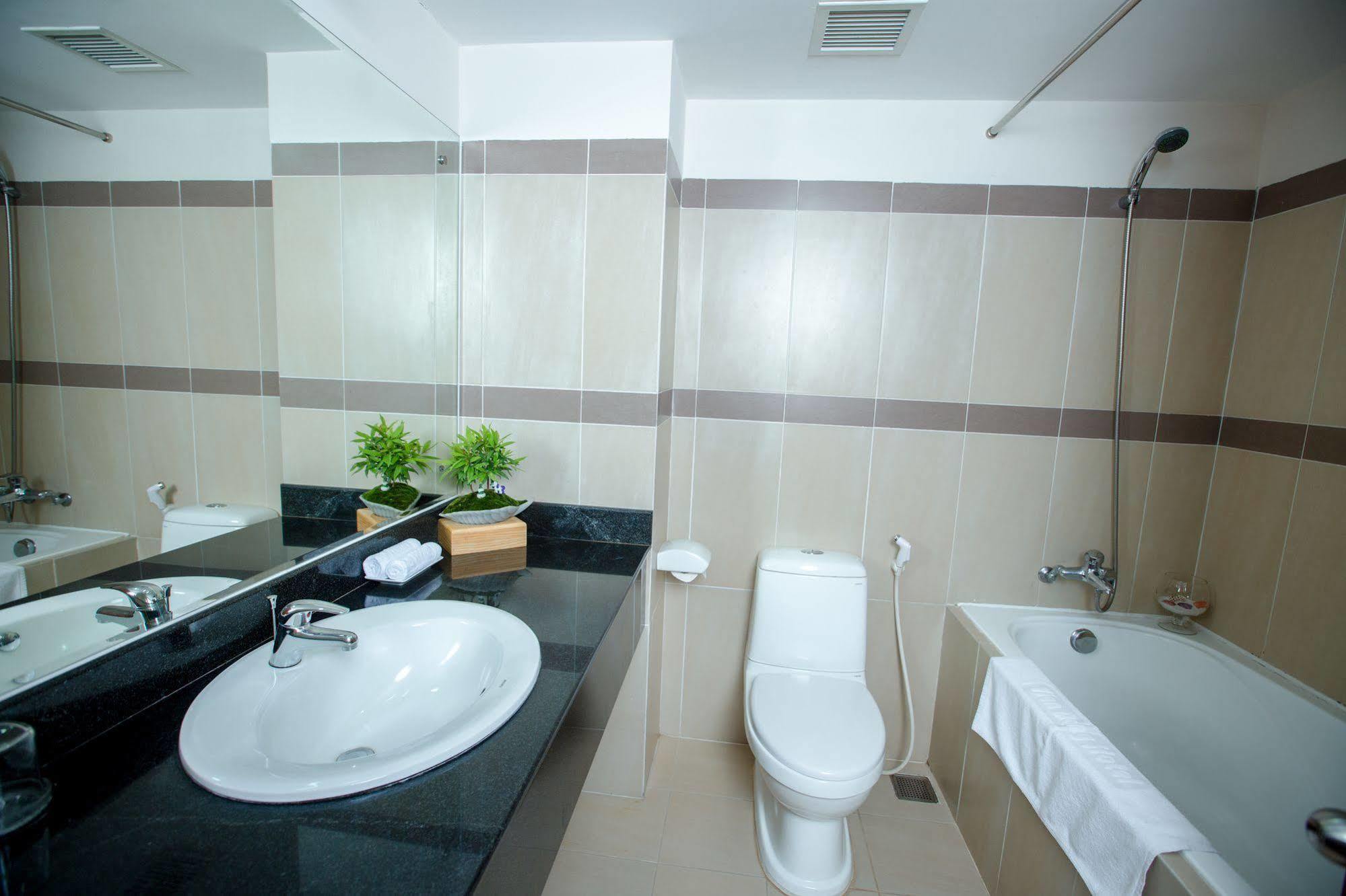 Vien Dong Hotel Нячанг Экстерьер фото